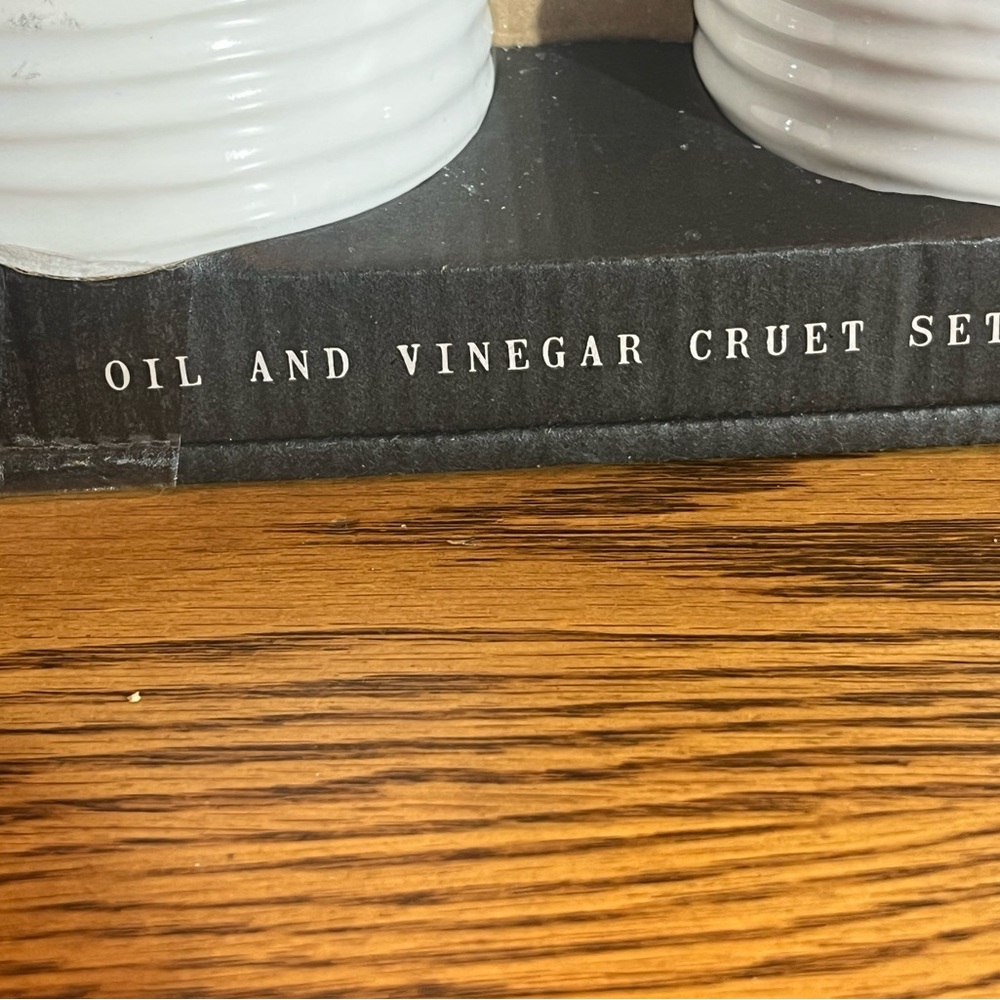 Rae Dunn "OIL" and "VINEGAR" Set Magenta Ceramic - Picture 4 of 7